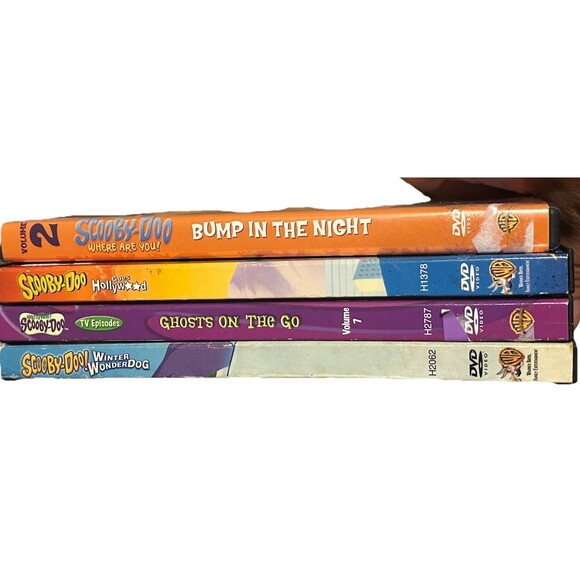 Lot of 4 Scooby-Doo DVDs Winter Wonderdog Ghosts on the Go Goes Hollywood Vol 2 - Picture 1 of 5